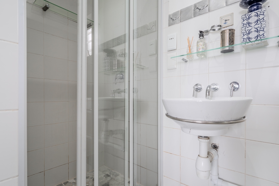 To Let 1 Bedroom Property for Rent in Camps Bay Western Cape